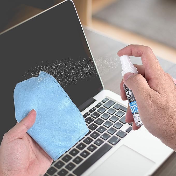 Camkix Lens and Screen Cleaning Kit - 2X Cleaning Spray 2X Microfiber Cloth - Perfect to Clean The Lens of Your DSLR and Compatible with Your Camera