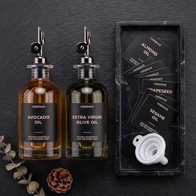 Verspace - Clear Glass Olive Oil Dispenser Bottles For Kitchen With Silicone Tray & 40 Labels, Soy Sauce Dispenser, Coffee Syrup Dispenser, Olive Oil Bottles Set Of 2, Black